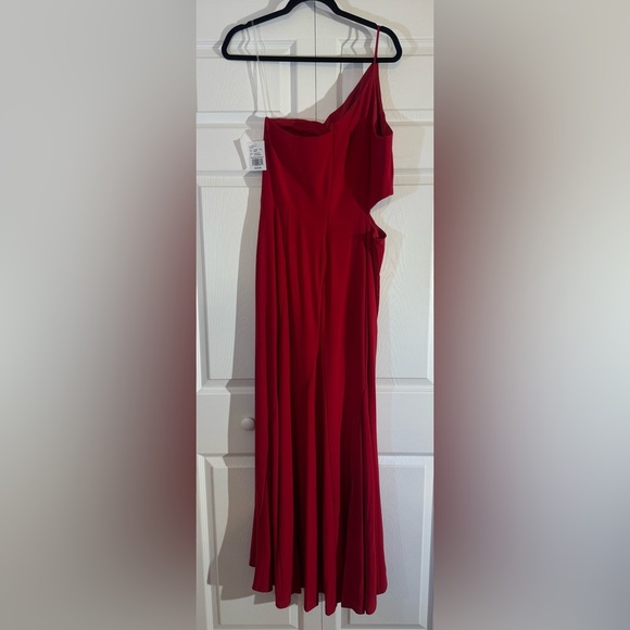 Jump Apparel One-Shoulder Side Cutout Gown in Red NWT - Picture 6 of 6